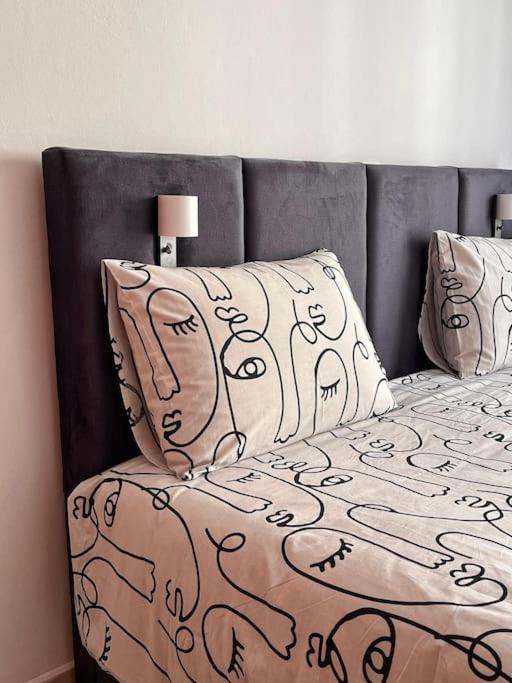 Teo Apartment Paphos Bagian luar foto