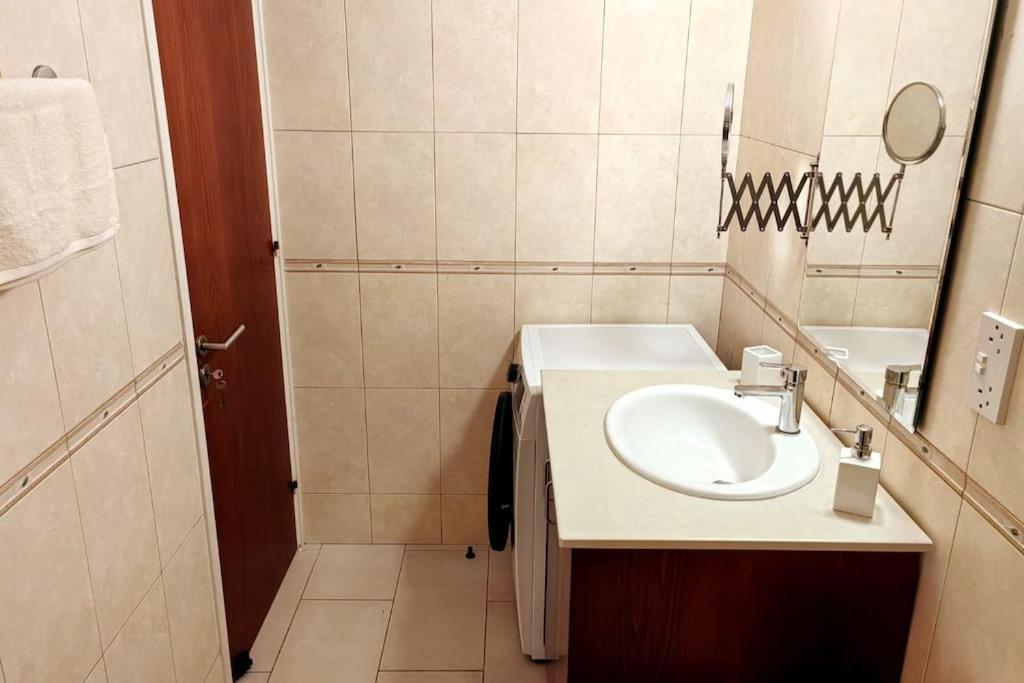 Teo Apartment Paphos Bagian luar foto