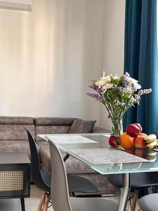 Teo Apartment Paphos Bagian luar foto