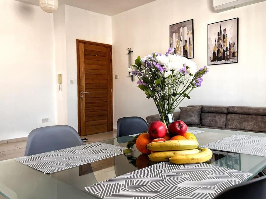 Teo Apartment Paphos Bagian luar foto